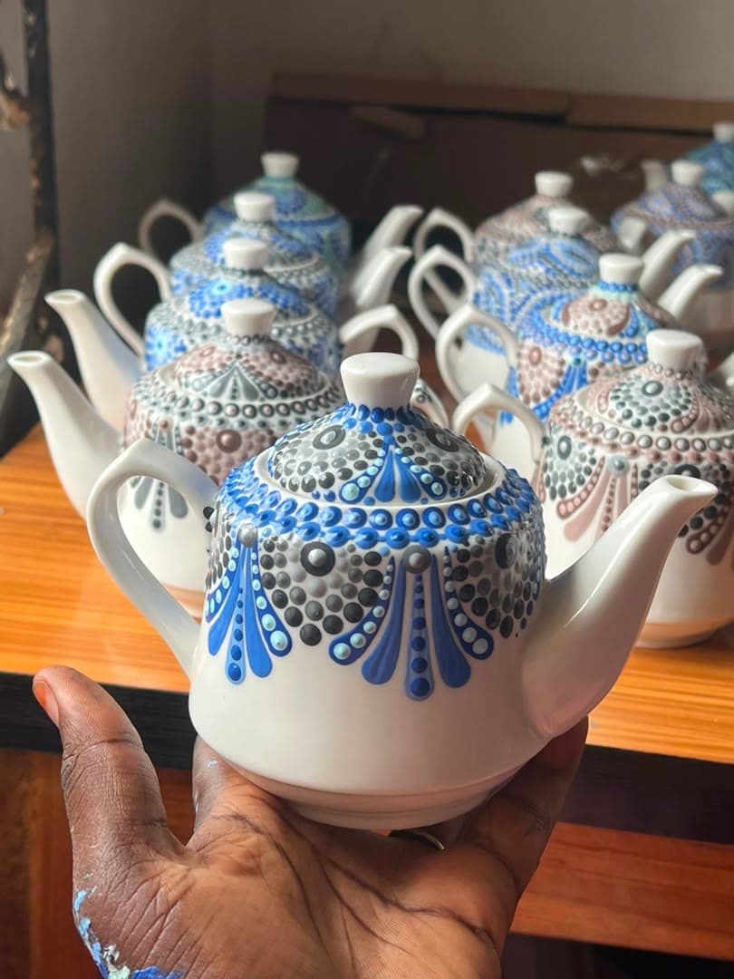 The hand-painted service
